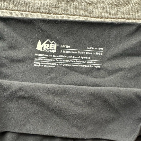 REI Women's Black High-Waisted Bike Shorts with pockets - Picture 3 of 5